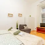 D49 Central 2Bedroom Apartment