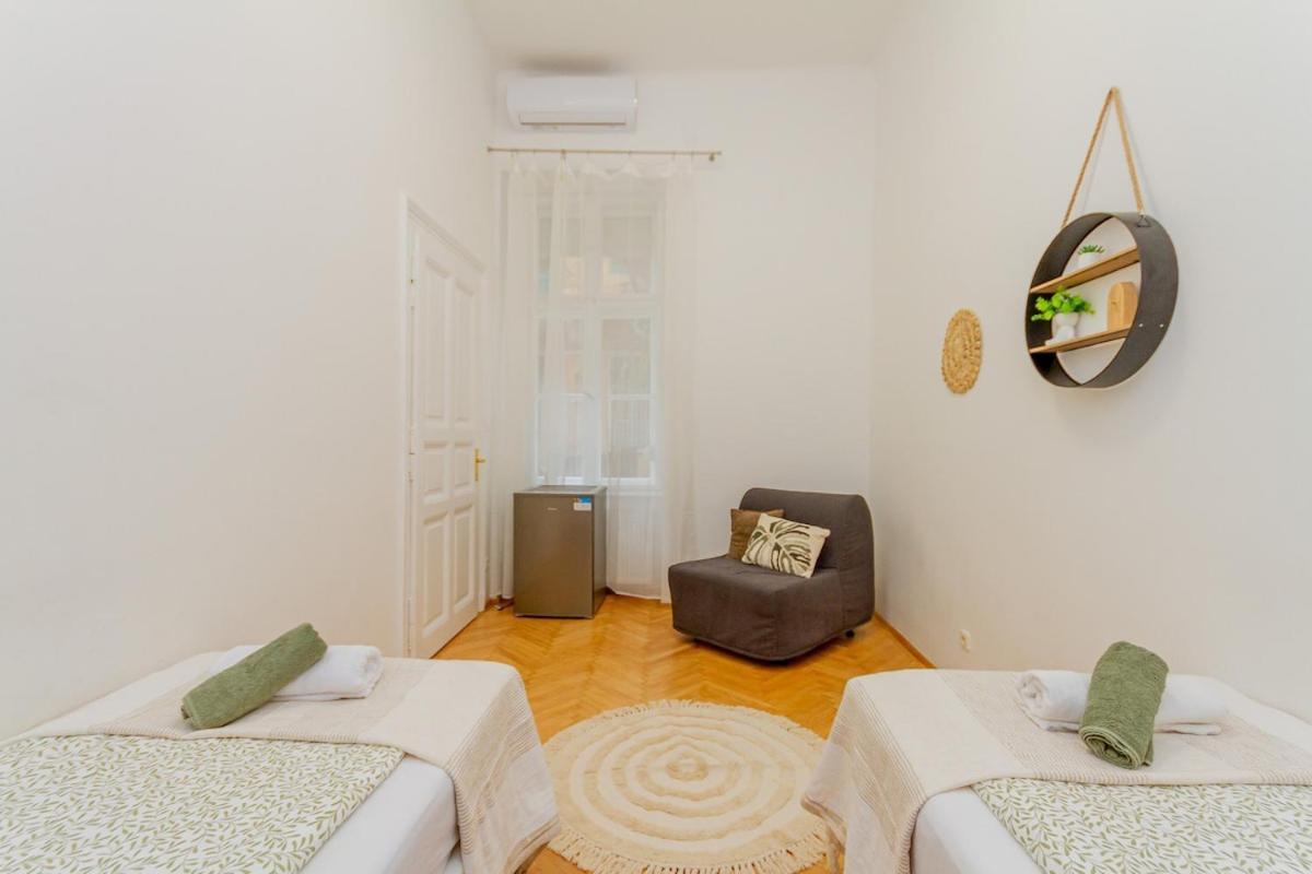 D49 2bedroom Apartment *